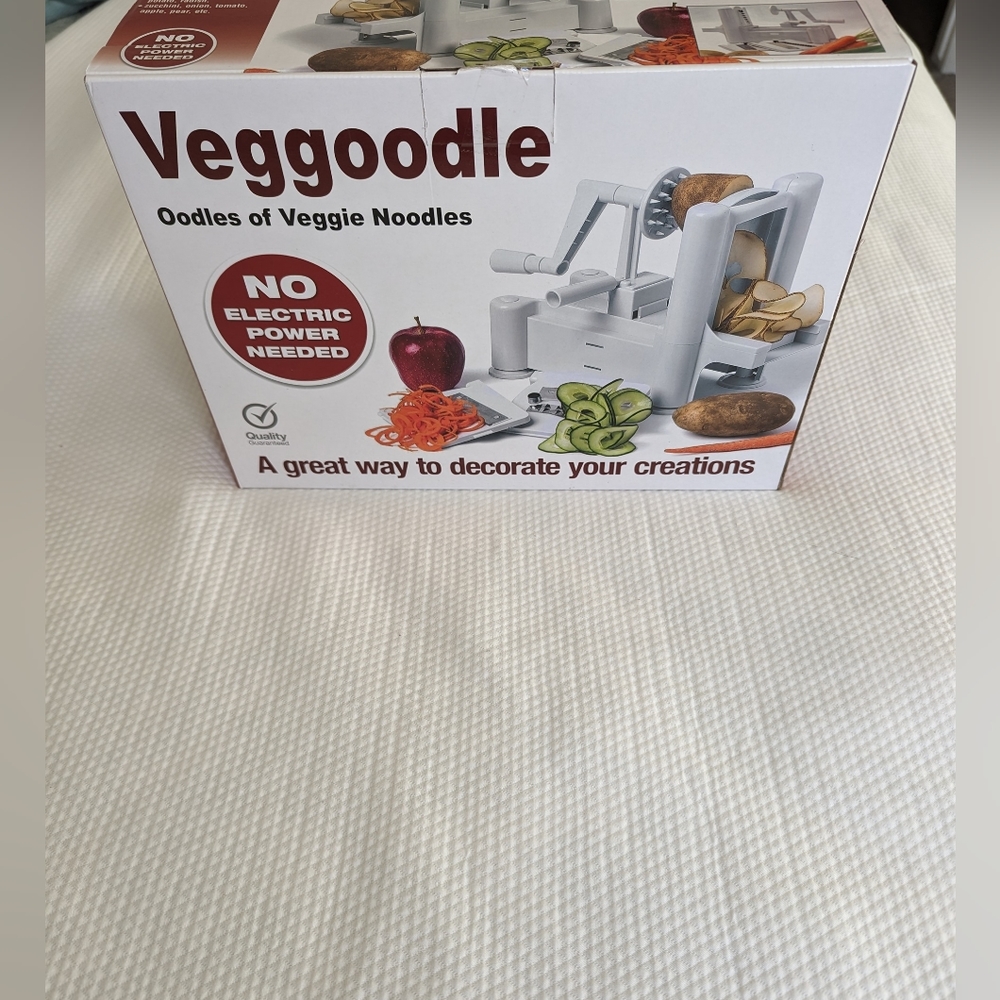 Veggoodle Spiralizer 3-Blade Vegetable Slicer Strongest Heavy Spiral Slicer .